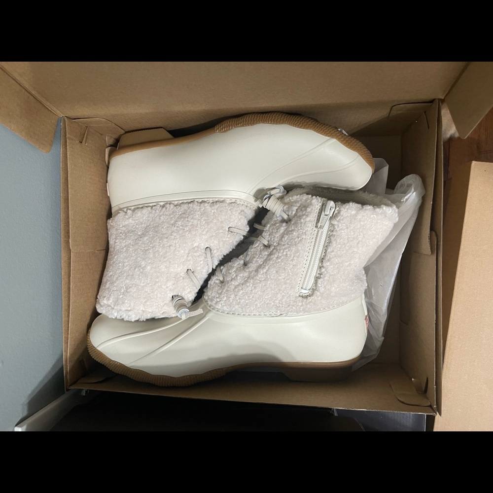 Sperry boots